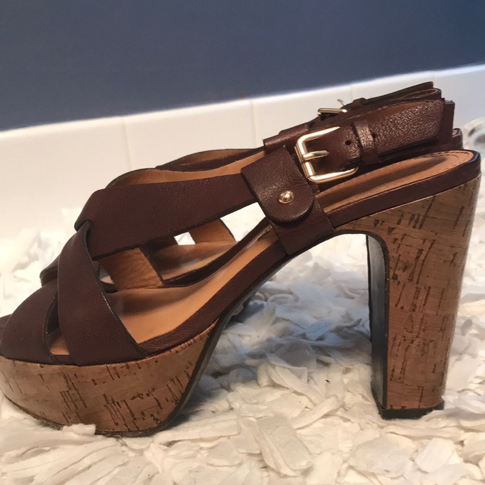 Barney’s 👠 - Picture 2 of 7
